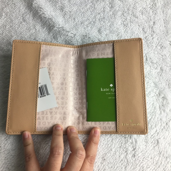 NWT Kate Spade Mint Mojito Passport Holder - Picture 2 of 3